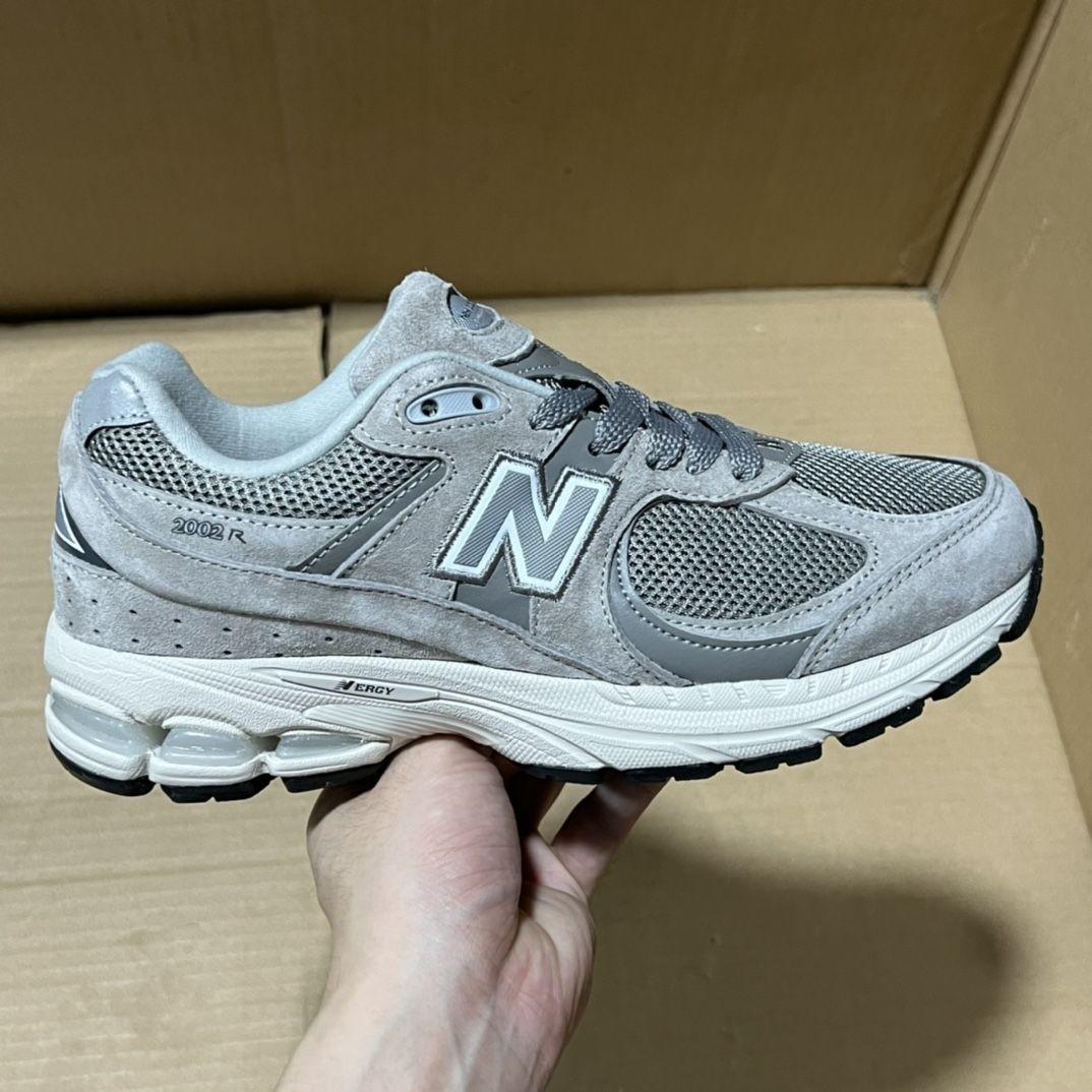 被问爆的NB2002R元祖灰,永远不会出错的老爹鞋